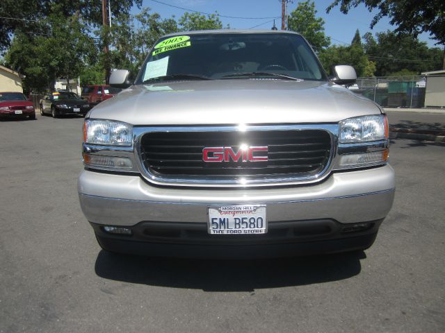 GMC Yukon 2005 photo 2