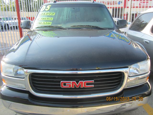 GMC Yukon 2005 photo 1