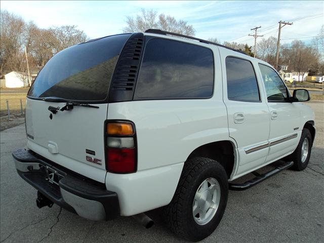 GMC Yukon 2005 photo 2