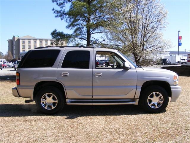 GMC Yukon 2005 photo 1