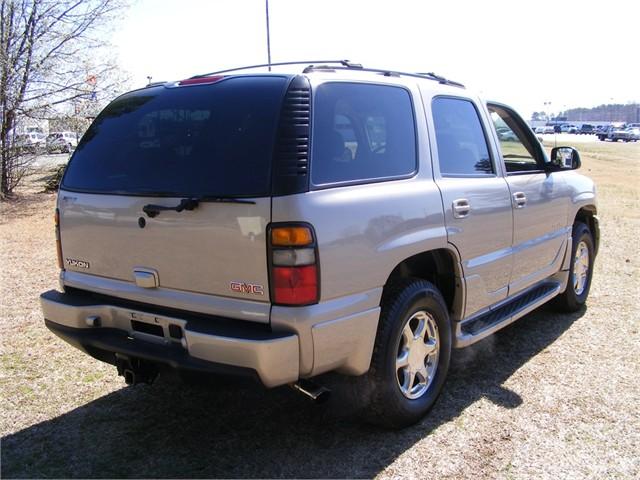 GMC Yukon 2005 photo 2