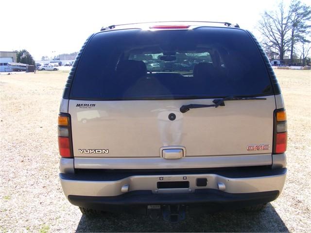 GMC Yukon 2005 photo 3