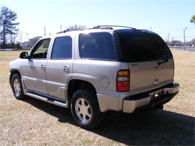 GMC Yukon 2005 photo 4