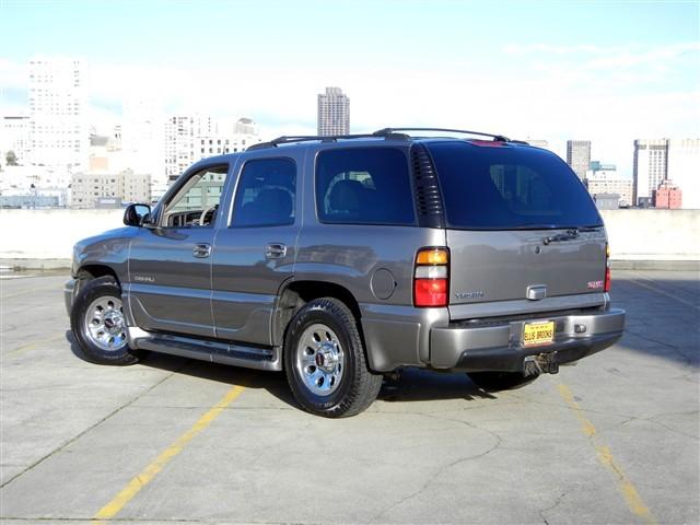 GMC Yukon 2005 photo 1