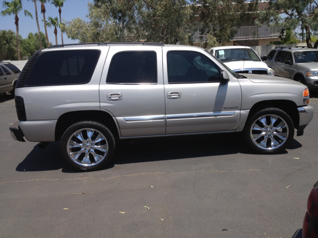 GMC Yukon 2005 photo 1