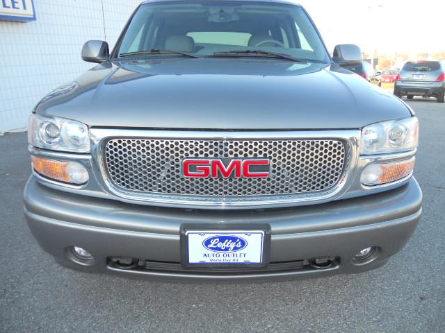 GMC Yukon 2005 photo 1