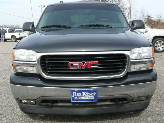 GMC Yukon 2005 photo 2