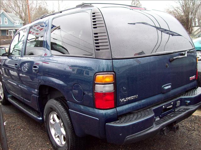 GMC Yukon 2005 photo 4