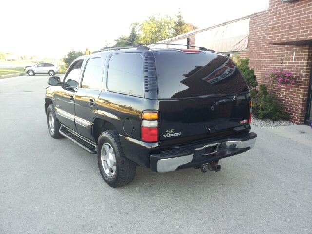 GMC Yukon 2005 photo 3