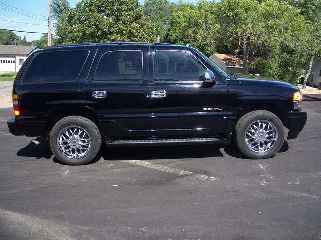 GMC Yukon 2005 photo 2