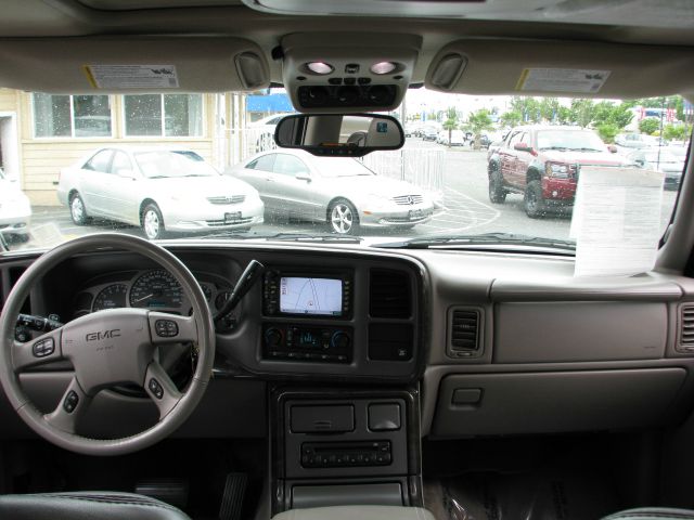 GMC Yukon 2005 photo 16