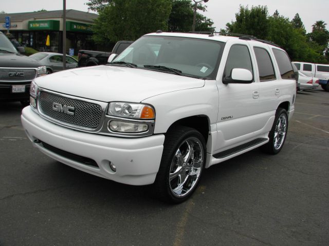 GMC Yukon 2005 photo 21