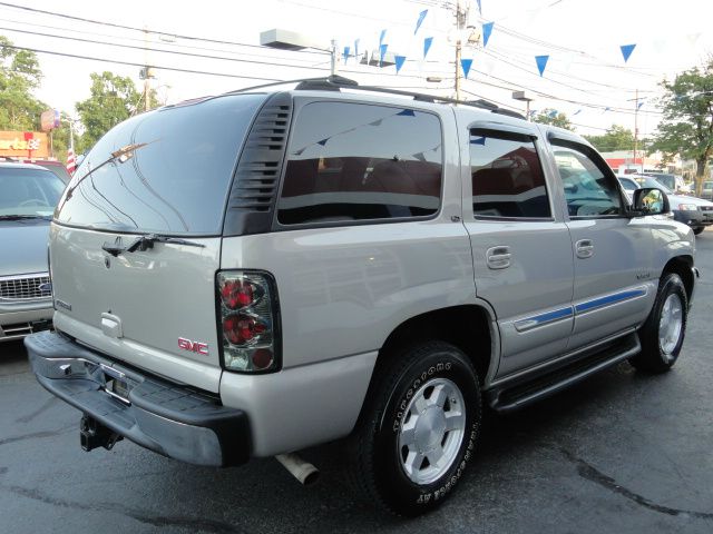 GMC Yukon 2005 photo 3