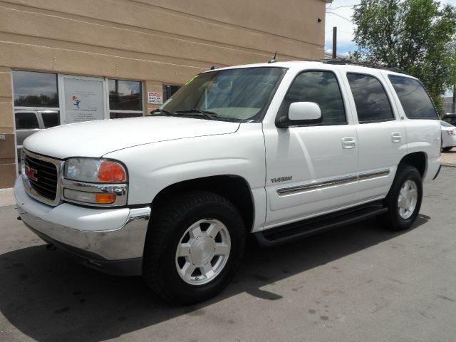 GMC Yukon 2005 photo 2