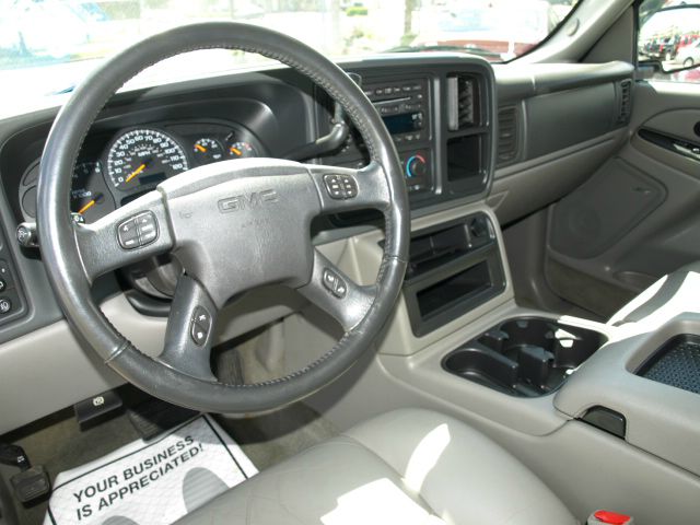 GMC Yukon 2005 photo 1