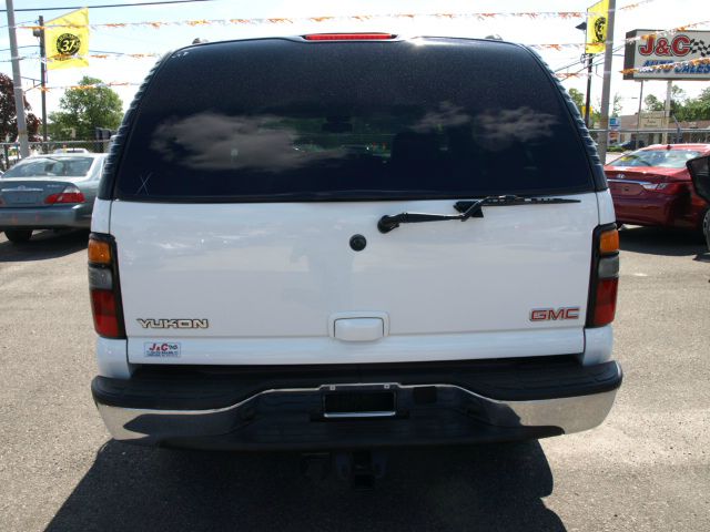 GMC Yukon 2005 photo 24