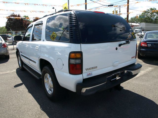 GMC Yukon 2005 photo 8