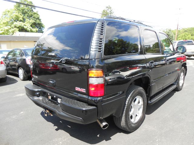 GMC Yukon 2005 photo 1