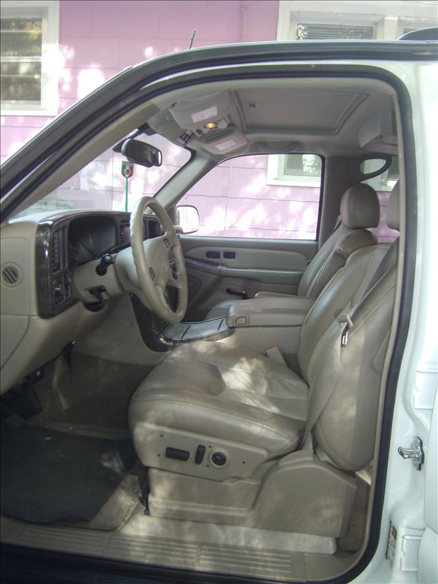 GMC Yukon 2005 photo 1