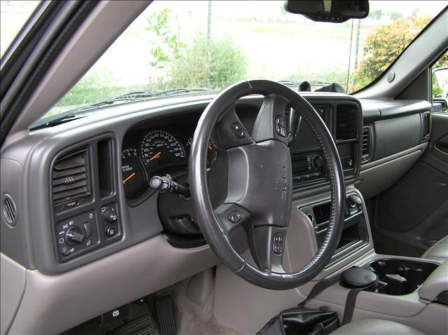 GMC Yukon 2005 photo 3