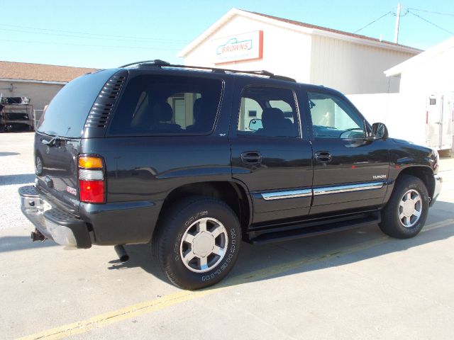 GMC Yukon 2005 photo 1