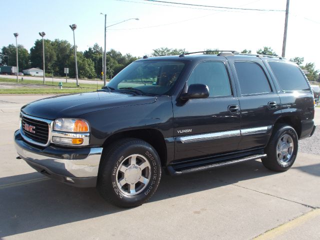 GMC Yukon 2005 photo 2