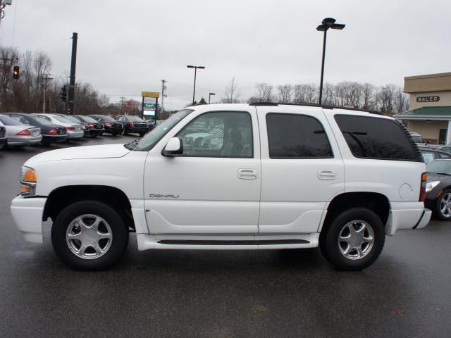 GMC Yukon 2005 photo 1