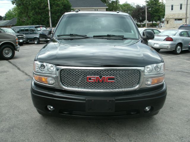 GMC Yukon 2005 photo 1