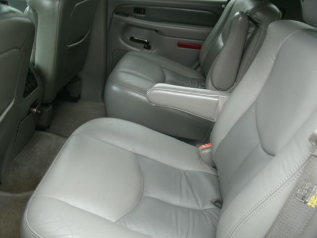 GMC Yukon 2005 photo 2