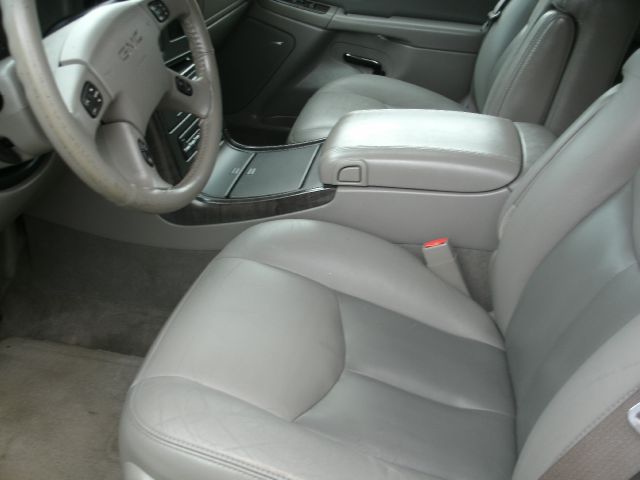 GMC Yukon 2005 photo 3