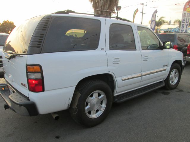 GMC Yukon 2005 photo 1