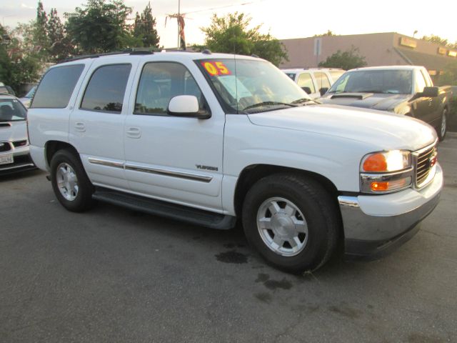 GMC Yukon 2005 photo 4