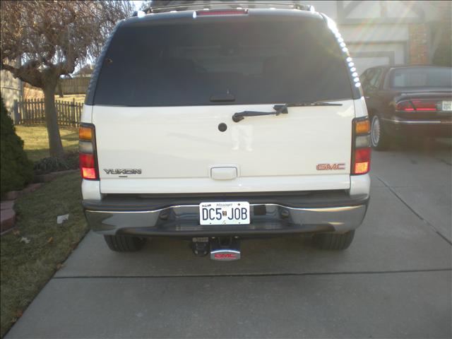 GMC Yukon 2005 photo 2