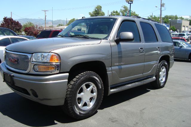 GMC Yukon 2005 photo 1