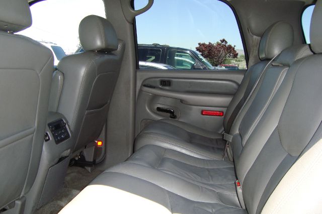 GMC Yukon 2005 photo 2