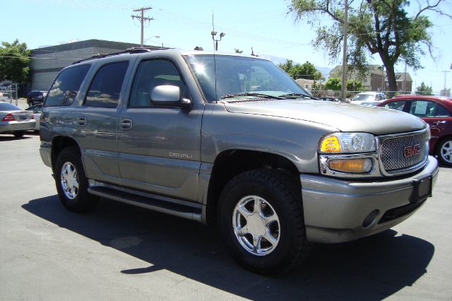 GMC Yukon 2005 photo 3