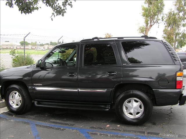 GMC Yukon 2005 photo 1