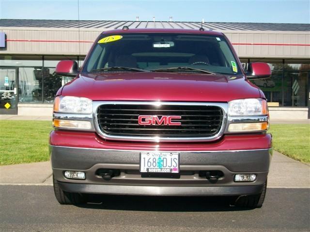 GMC Yukon 2005 photo 2