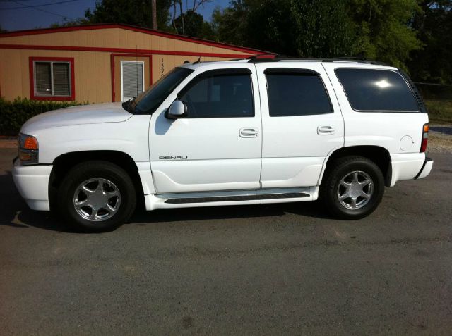 GMC Yukon 2005 photo 1