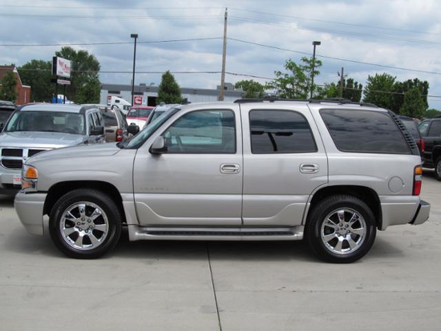 GMC Yukon 2006 photo 11