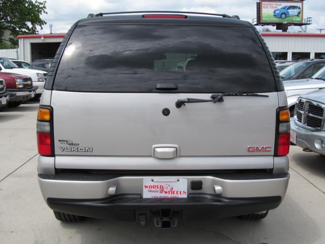 GMC Yukon 2006 photo 3