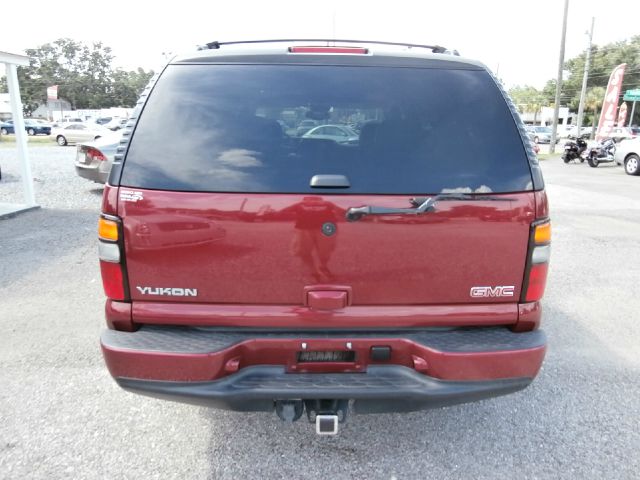 GMC Yukon 2006 photo 2