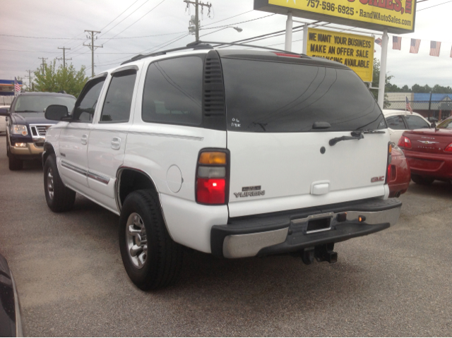 GMC Yukon 2006 photo 2