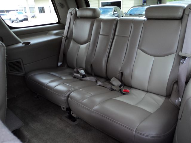 GMC Yukon 2006 photo 2