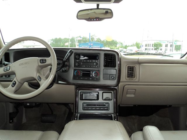 GMC Yukon 2006 photo 9