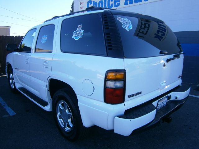 GMC Yukon 2006 photo 1