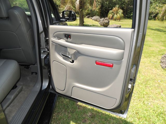 GMC Yukon 2006 photo 2