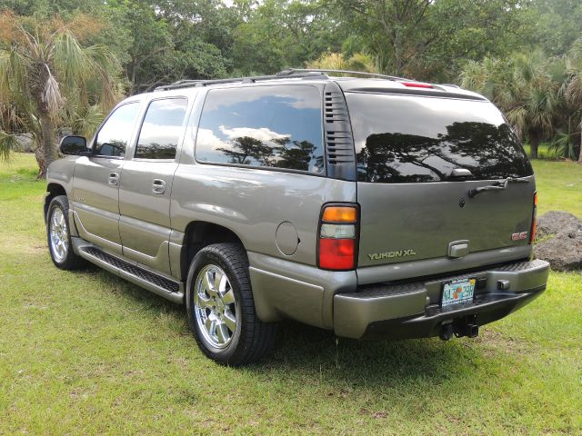 GMC Yukon 2006 photo 25