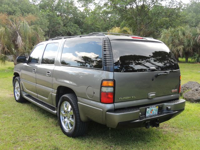 GMC Yukon 2006 photo 28