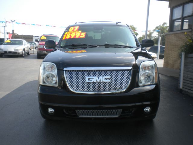 GMC Yukon EX - DUAL Power Doors SUV